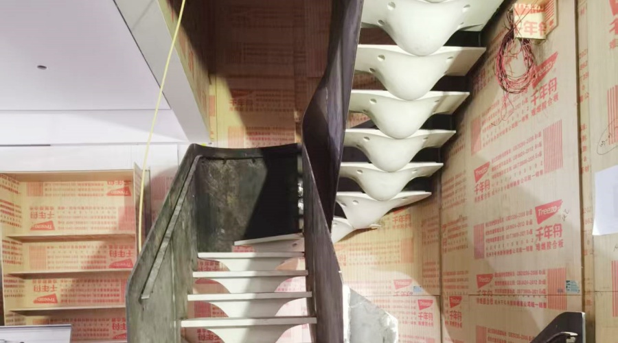 飾紀(jì)上品GRG廠家-山東皇家私人定制GRG旋轉(zhuǎn)樓梯魚骨造型